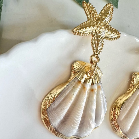 2/$30🌵 Gold Seashell Starfish Caspian Collection Earrings European Beachy NEW - Picture 3 of 9